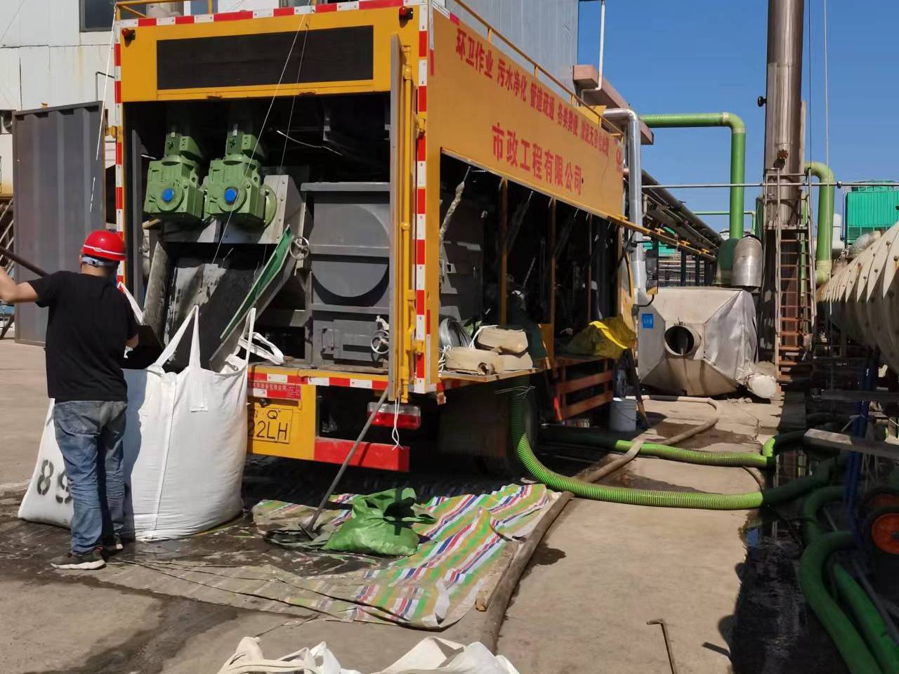 上思淤泥压干处理